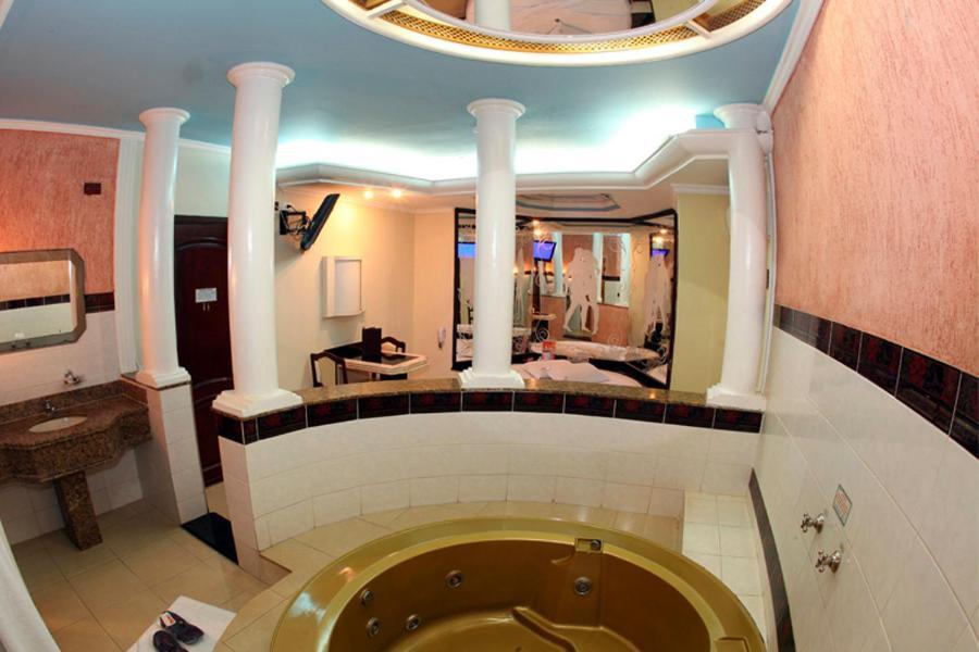 Hotel & Motel Le Baron (Adults Only) Pôrto Ferreira 외부 사진