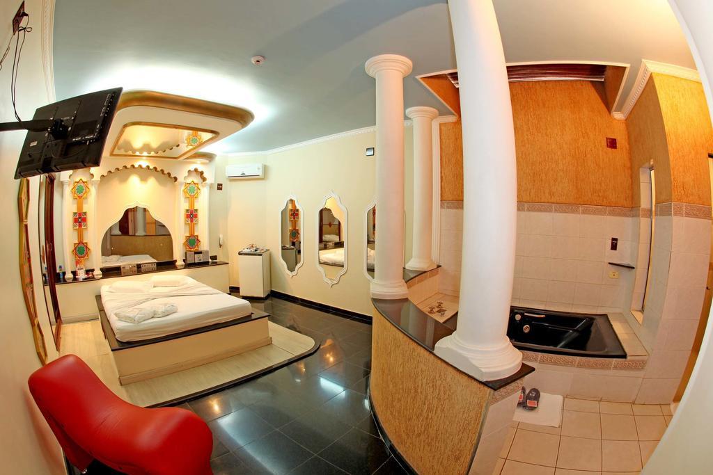 Hotel & Motel Le Baron (Adults Only) Pôrto Ferreira 객실 사진