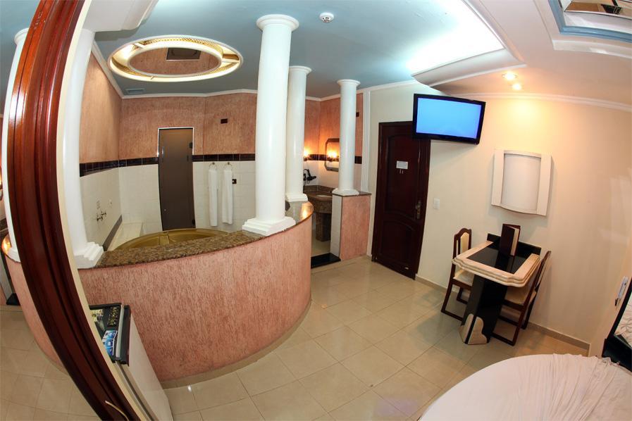 Hotel & Motel Le Baron (Adults Only) Pôrto Ferreira 외부 사진